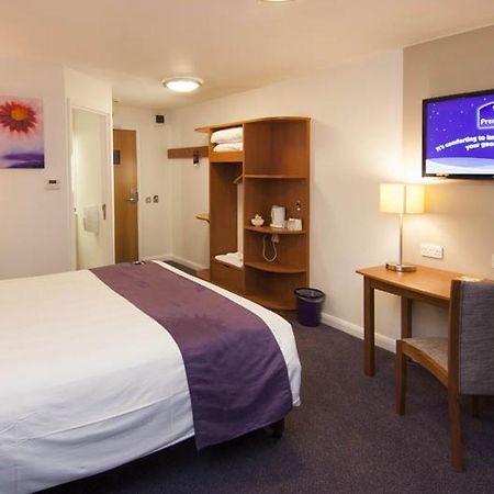 Premier Inn Sheffield Arena Exterior photo