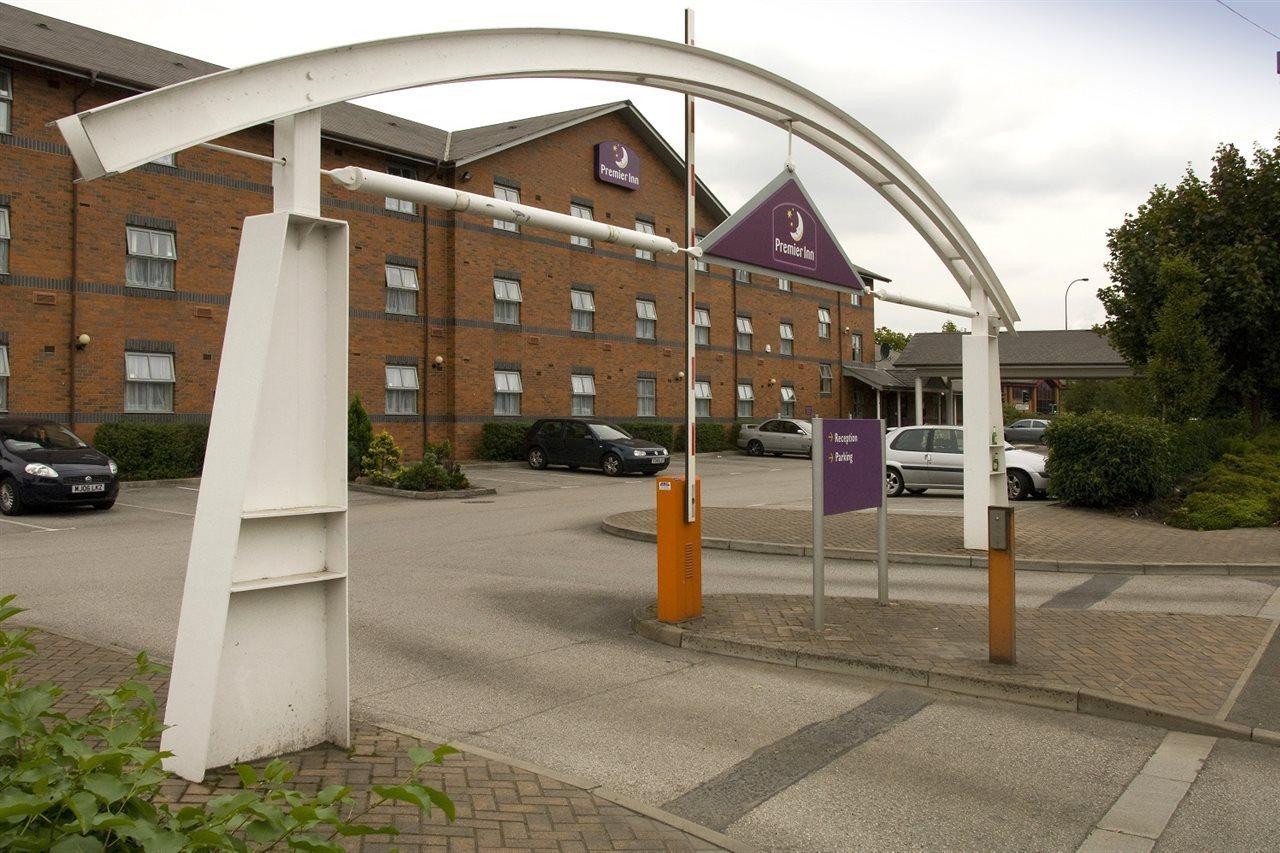 Premier Inn Sheffield Arena Exterior photo