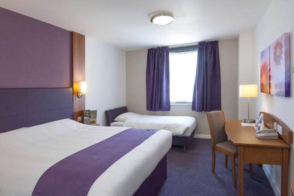 Premier Inn Sheffield Arena Room photo