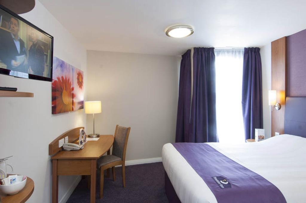 Premier Inn Sheffield Arena Room photo