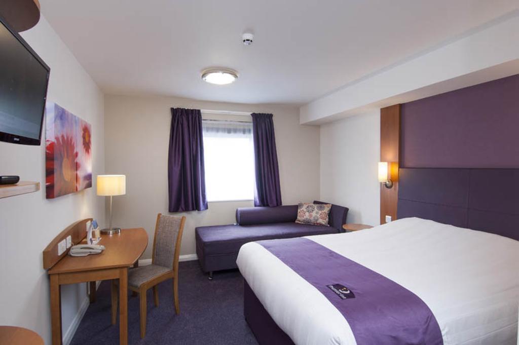 Premier Inn Sheffield Arena Room photo