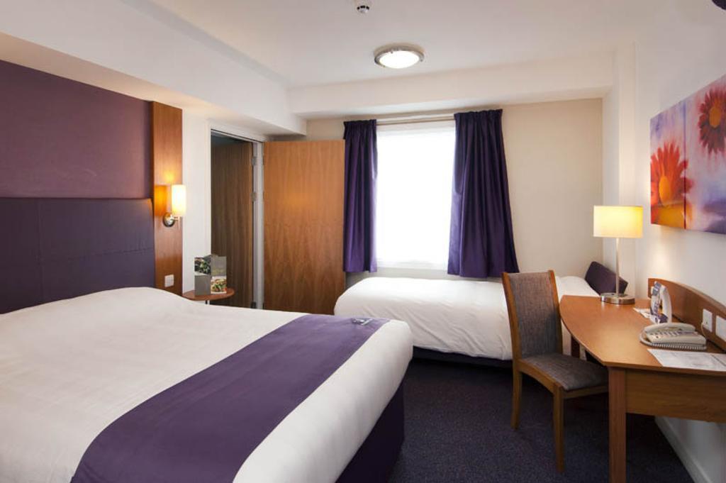 Premier Inn Sheffield Arena Room photo