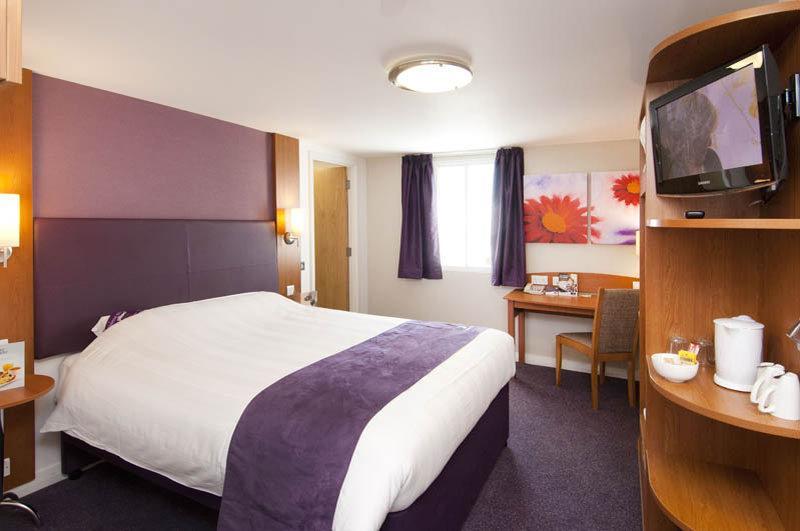 Premier Inn Sheffield Arena Exterior photo
